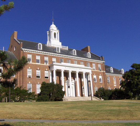 HJ_Patterson_building_at_UMCP,_main_entrance,_morning,_August_21,_2006